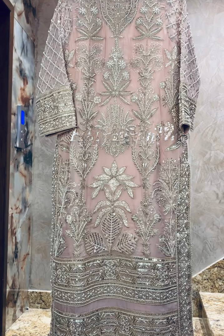 : EMBROIDERY SEQUENCES WORK * - Vastra Gehna