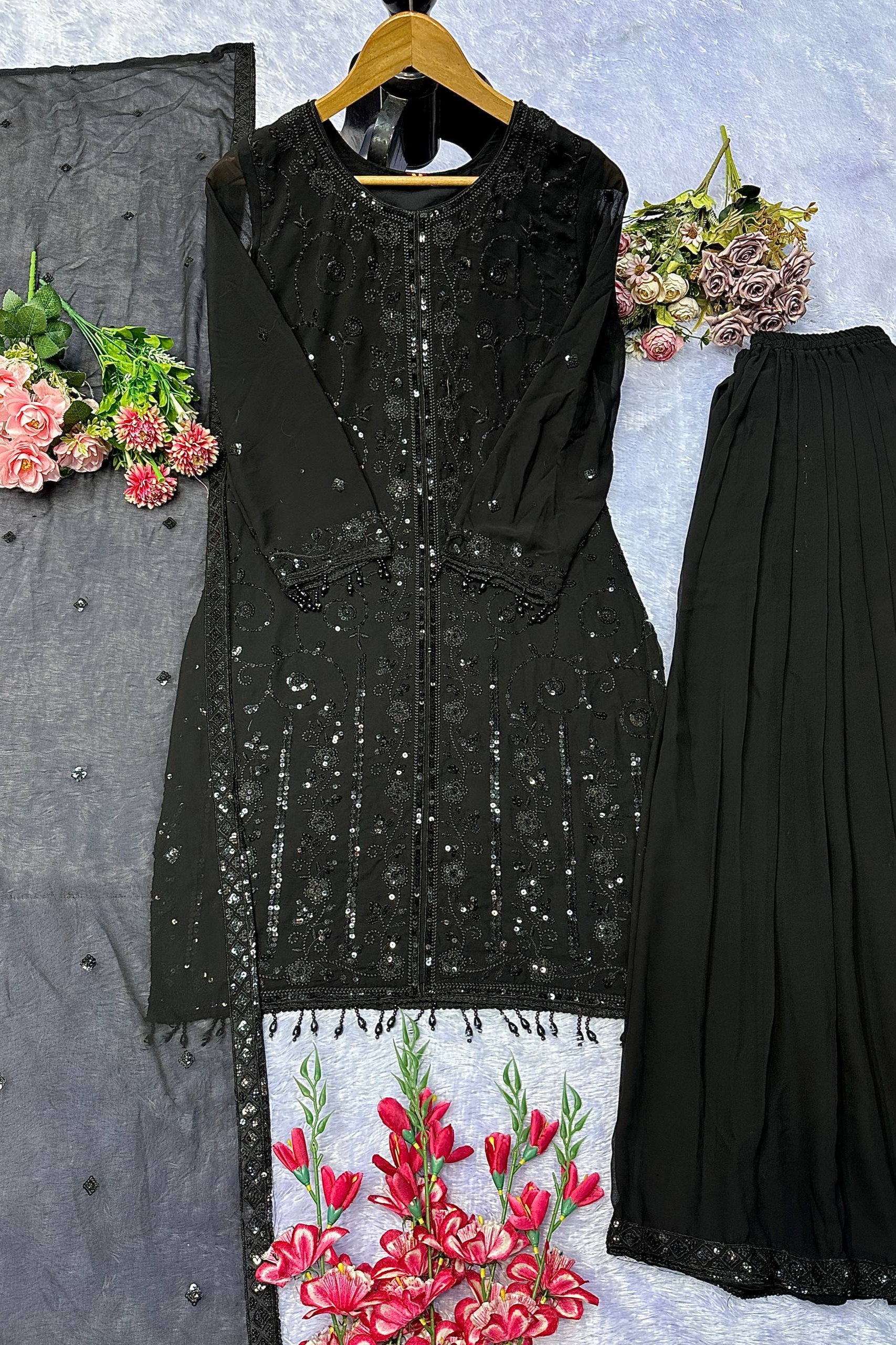 NEW ĐĚSIGNER PARTY WEAR TOP AND PLAZZO. (Copy) - Vastra Gehna