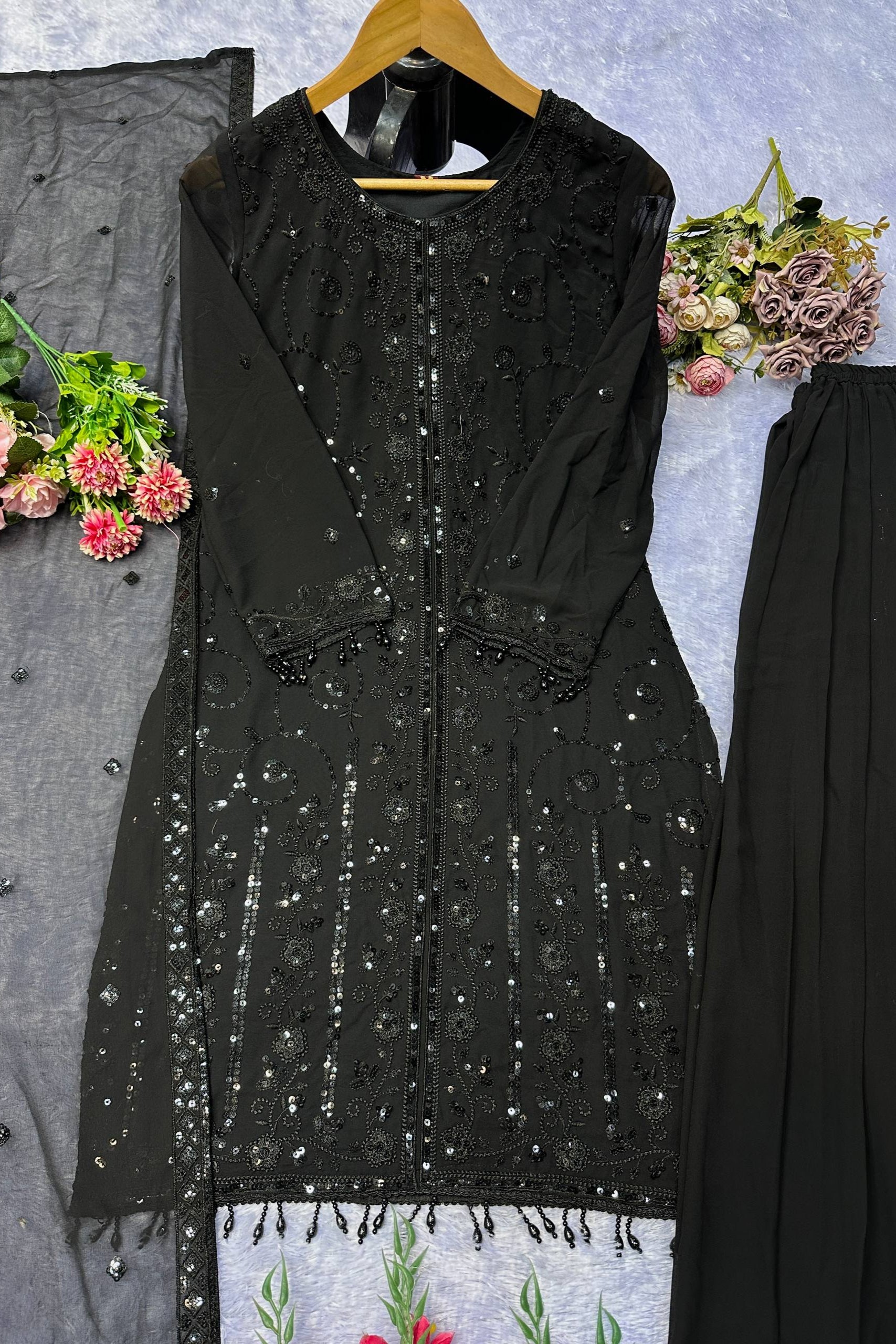 NEW ĐĚSIGNER PARTY WEAR TOP AND PLAZZO. (Copy) - Vastra Gehna