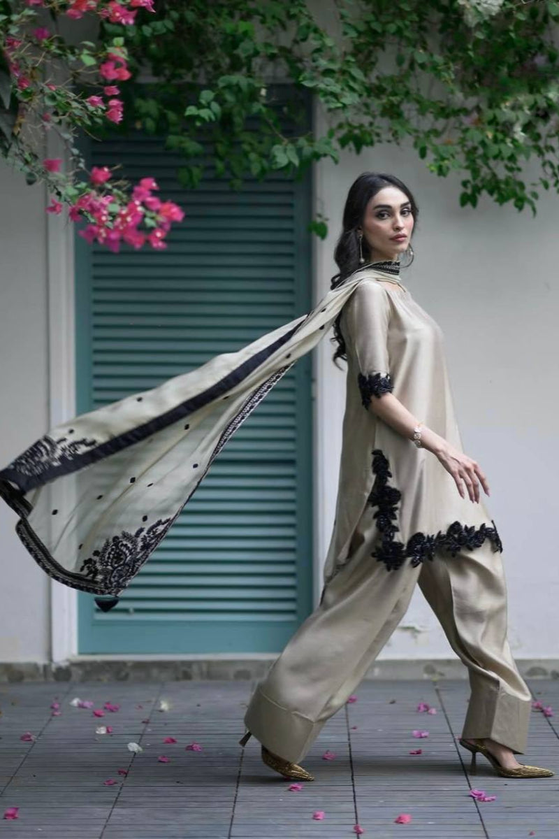 Star Georgette With Embroidery Sequence Work - Vastra Gehna