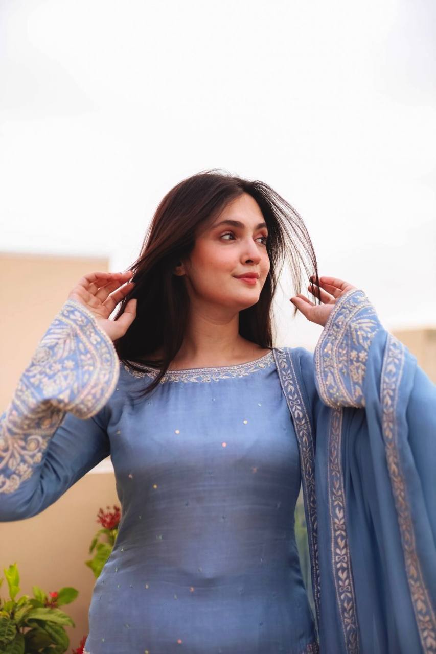 Designer Party Wear Look - Vastra Gehna