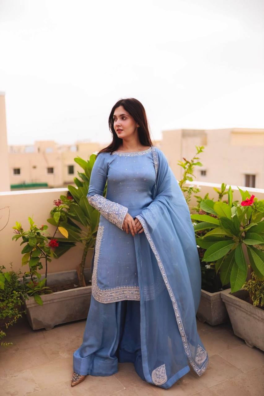 Designer Party Wear Look - Vastra Gehna