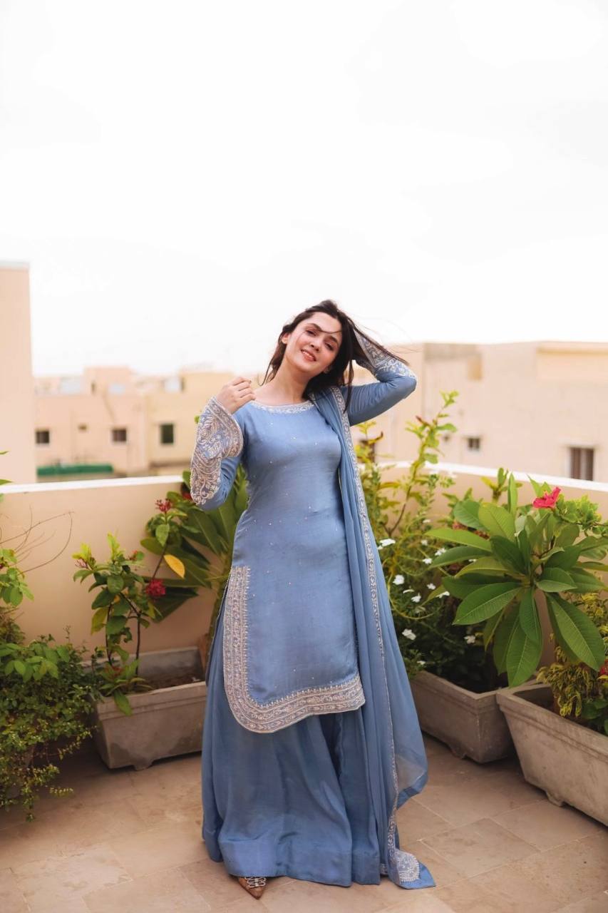 Designer Party Wear Look - Vastra Gehna