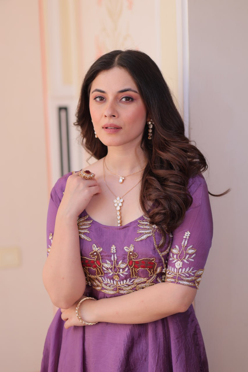 Beads Embroidered DESIGNER GOWN - Vastra Gehna