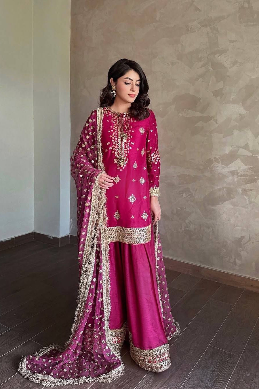 ENHANCE THE BEAUTY OF YOUR WARDROBE - Vastra Gehna