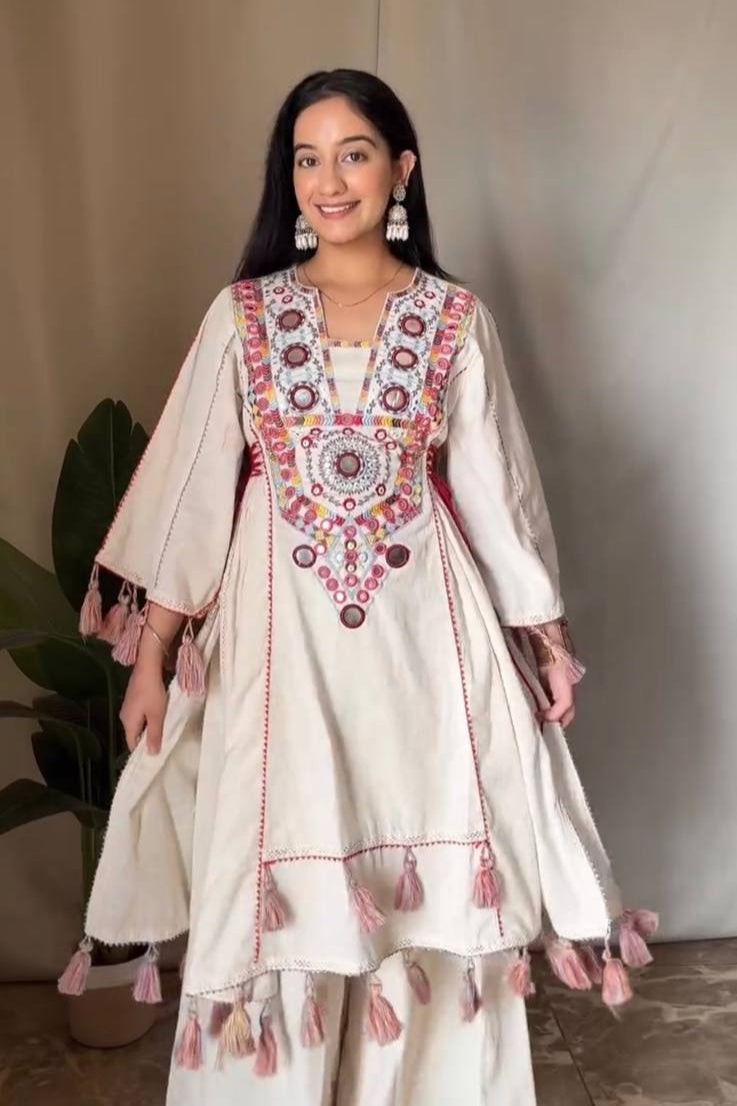 Trendy & Comfortable Cord Set - Vastra Gehna