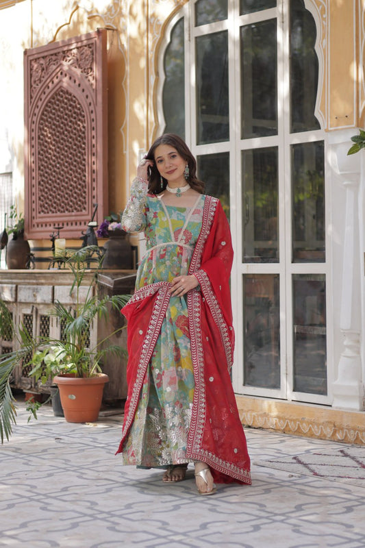 ALIA CUT GOWN WITH DUPATTA SET (Copy) - Vastra Gehna