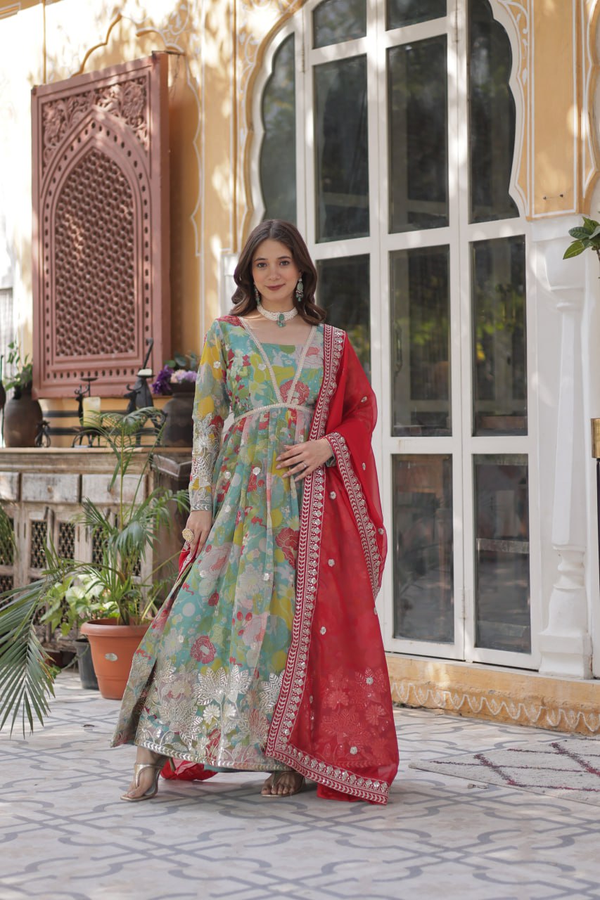 ALIA CUT GOWN WITH DUPATTA SET (Copy) - Vastra Gehna