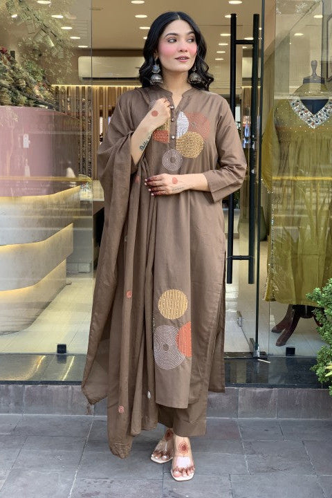 Our elegant designer thread kurta & plazzo with dupatta co-ord set pure cotton. - Vastra Gehna