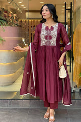Our elegant designer thread kurta & plazzo with dupatta co-ord set pure cotton. - Vastra Gehna