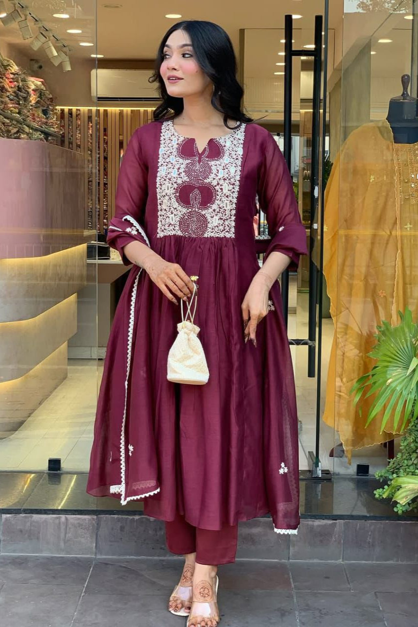 Our elegant designer thread kurta & plazzo with dupatta co-ord set pure cotton. - Vastra Gehna