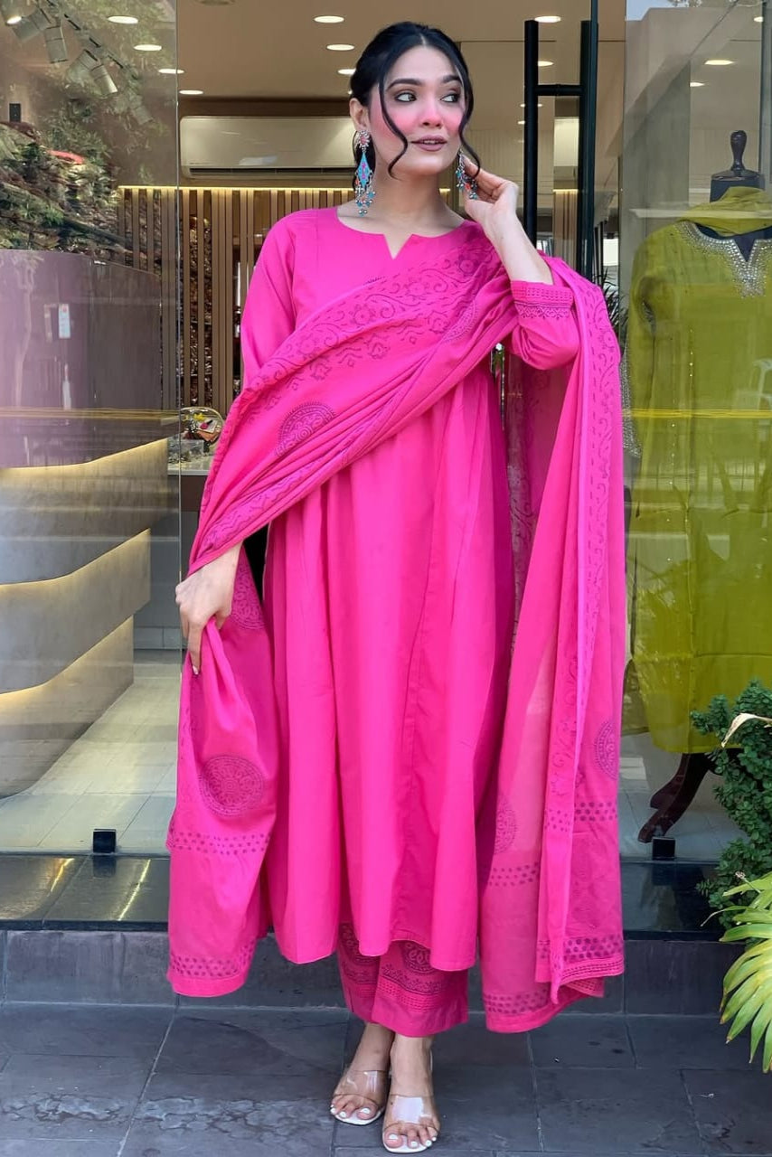 Our elegant designer thread kurta & plazzo with dupatta co-ord set pure cotton. - Vastra Gehna