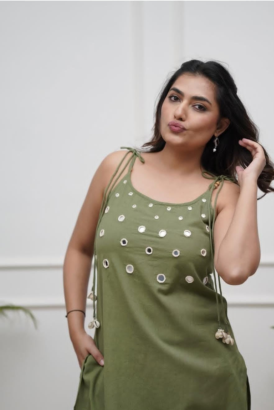 Our elegant mirrior work embroidary kurta wih plazzo co-ord set. - Vastra Gehna