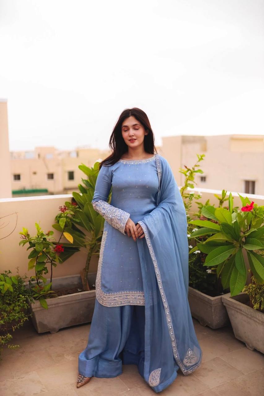 Designer Party Wear Look - Vastra Gehna