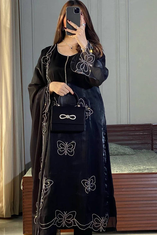 NEW ĐĚSIGNER FANCY DUPPATA AND EMBROIDERY WORK SUIT SET. - Vastra Gehna