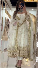 “Presenting New Đěsigner Anarkali Suit In New Fancy Style*