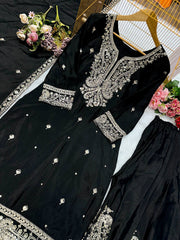 NEW ĐĚSIGNER PARTY WEAR TOP AND SARARA.