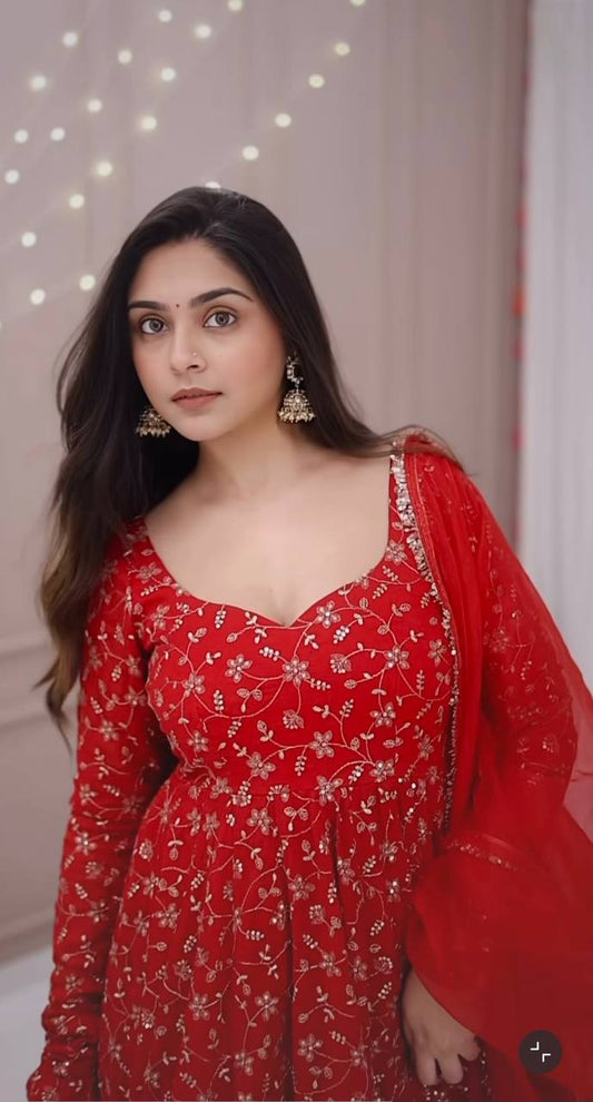 *Premium Showroom Finished Quality Anarkali Gown*