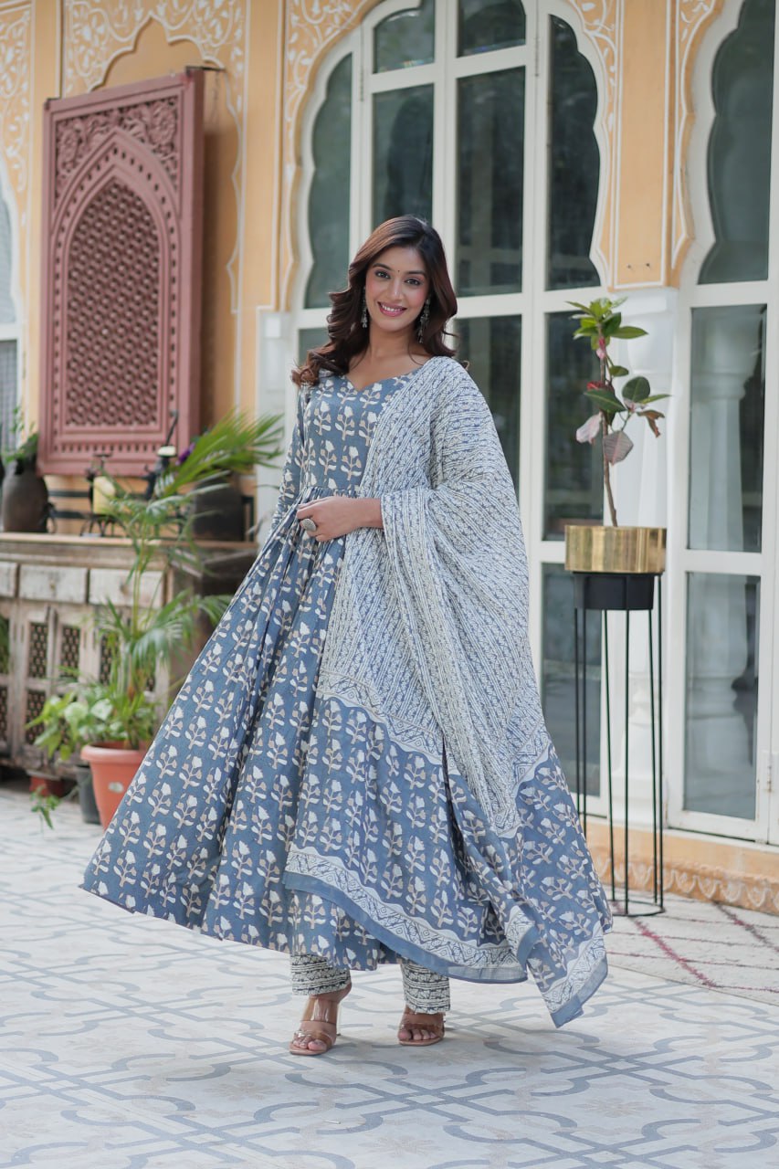 Elegant V-Neck Cotton Suit Set with Dupatta – Everyday Grace - Vastra Gehna