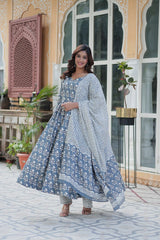 Elegant V-Neck Cotton Suit Set with Dupatta – Everyday Grace - Vastra Gehna
