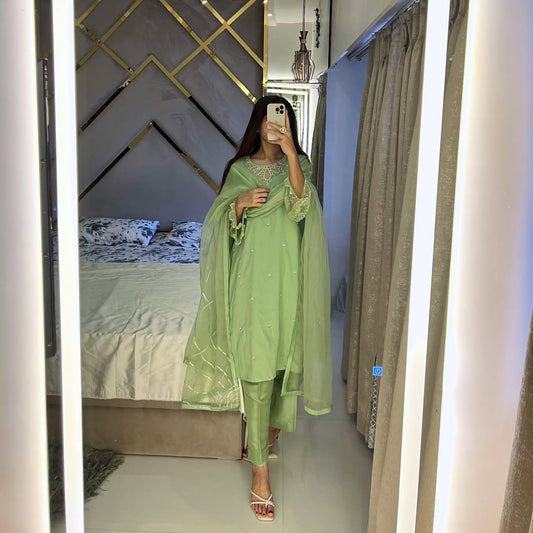 DESIGNER WEAR EXCLUSIVE 3 PIECE SUIT IN BEADS WORK ON KURTI,PLAIN PANT WITH ORGANZA DUPATTA