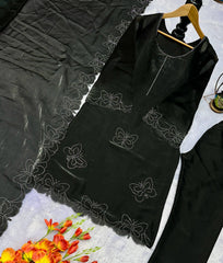 NEW ĐĚSIGNER FANCY DUPPATA AND EMBROIDERY WORK SUIT SET.